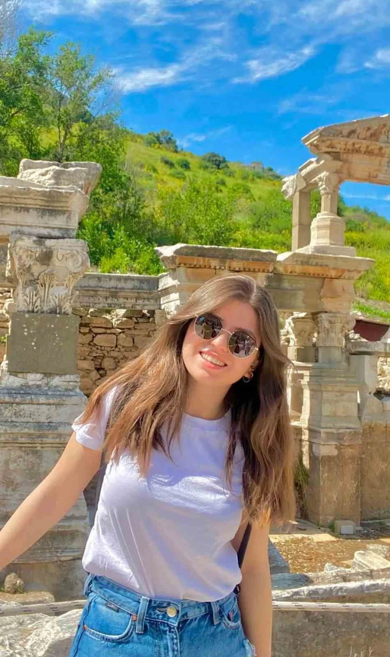 AYDIN'IN GERMENCİK İLÇESİNDE KANSER TEDAVİSİ GÖREN 27 YAŞINDAKİ GÜLBEN KAYAKUŞ HAYATINI...