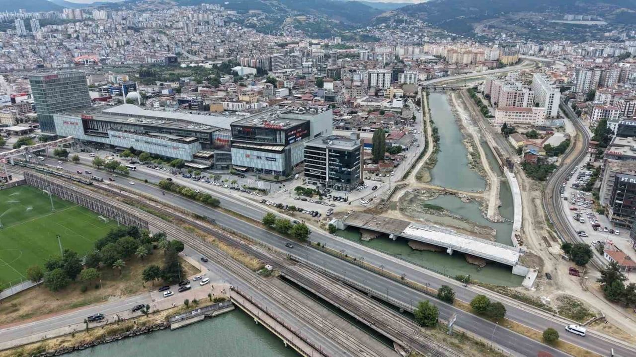 SAMSUN’DA DSİ TARAFINDAN TAŞKIN KONTROLÜ İÇİN YAPIMINA BAŞLANAN 5 MİLYAR 132 MİLYON TL’LİK MERT...