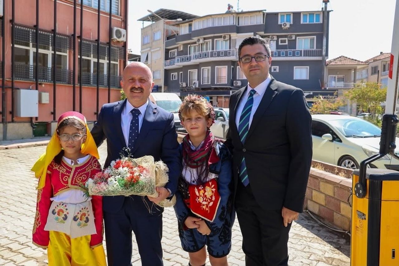 AYDIN VALİSİ DR. OSMAN VAROL, YENİPAZAR İLÇESİNDE GERÇEKLEŞTİRDİĞİ ZİYARET PROGRAMI KAPSAMINDA...