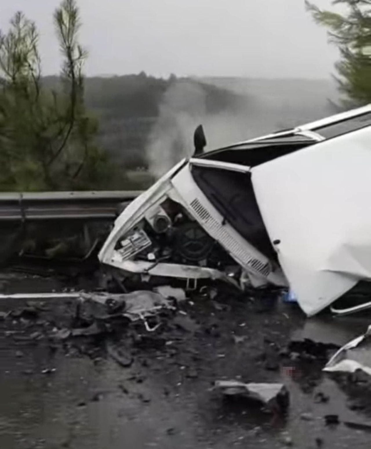MUĞLA’NIN ULA İLÇESİNDE İKİ OTOMOBİLİN ÇARPIŞMASI SONUCU MEYDANA GELEN TRAFİK KAZASINDA 62...