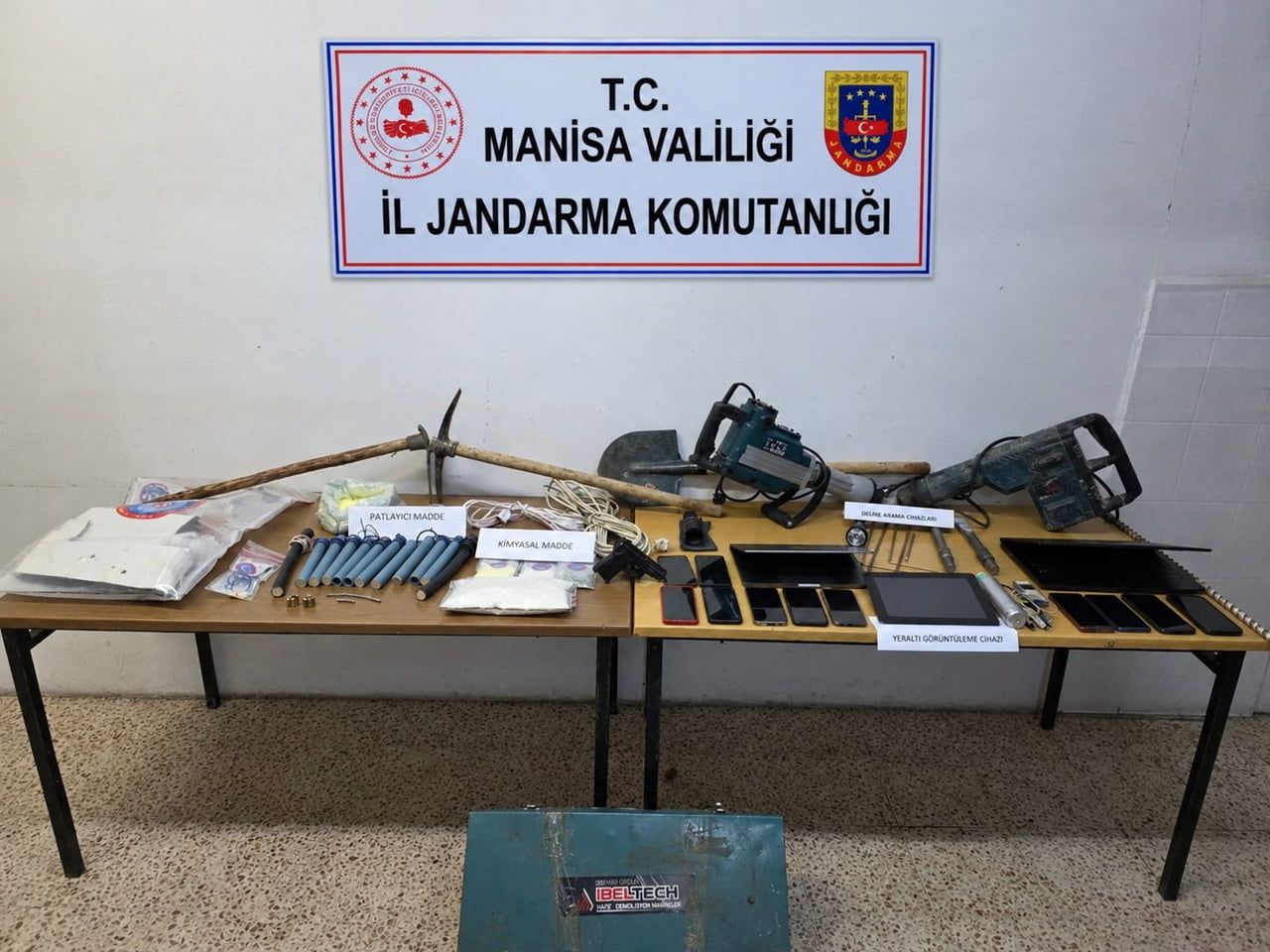 MANİSA’NIN GÖRDES İLÇESİNDE DEFİNE ARAMAK AMACIYLA PATLAYICI MADDE VE İŞ MAKİNESİ KULLANILARAK...