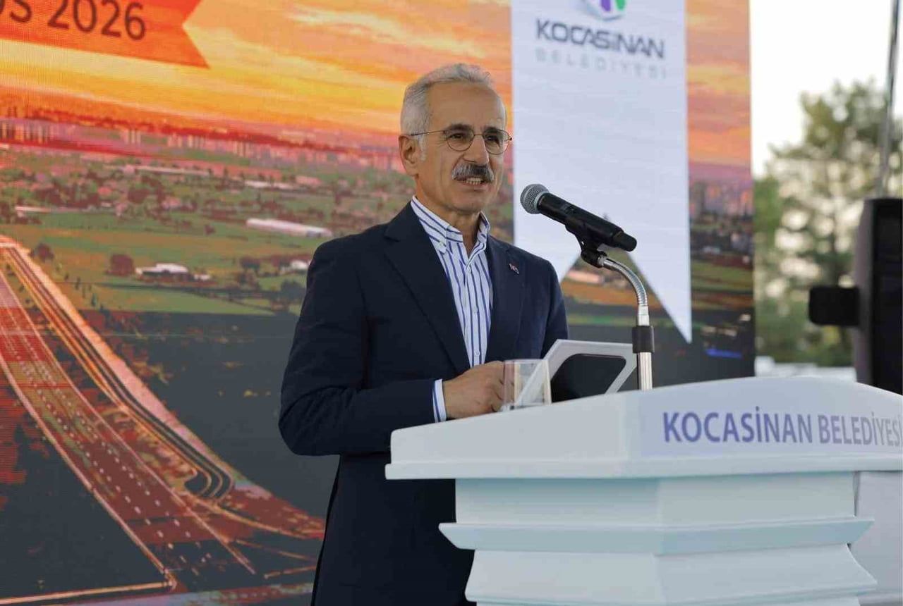 KOCASİNAN BELEDİYESİ TARAFINDAN YAPIMI TAMAMLANAN ALİ İHSAN ALÇI BULVARI’NIN AÇILIŞINDA KONUŞAN...