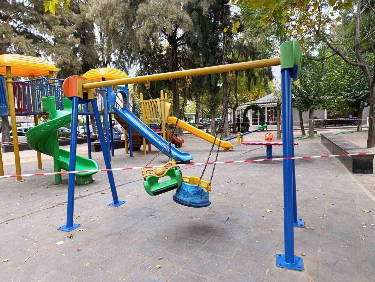 ŞEHZADELER BELEDİYESİ EKİPLERİ, ÇOCUK OYUN GRUPLARININ BAKIM VE ONARIMINI SÜRDÜRÜRKEN ADNAN...