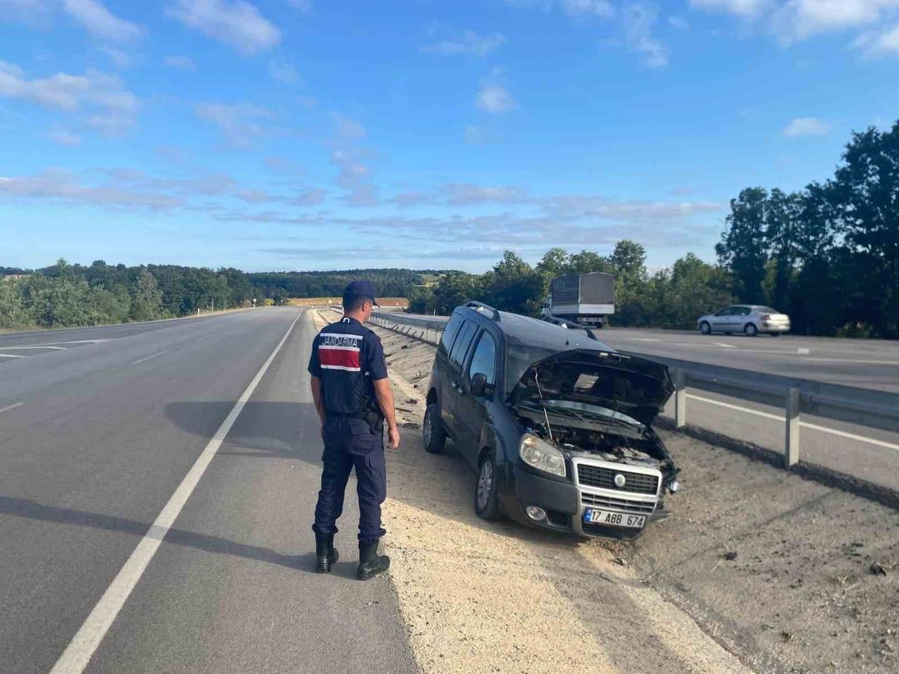 BİLECİK'TE MEYDANA GELEN TRAFİK KAZASINDA 3 KİŞİ YARALANDI