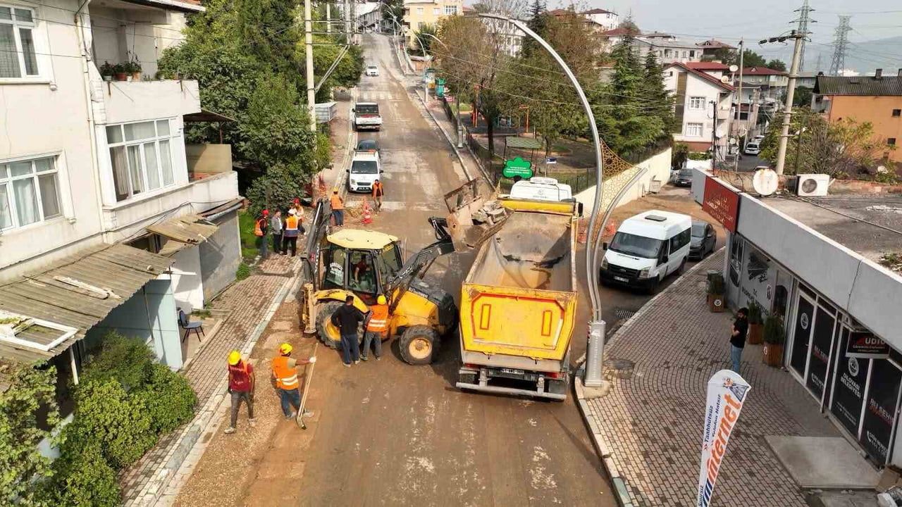 DİLOVASI İLÇESİNİN DİLİSKELESİ MAHALLESİ'NDE HAVAİ ELEKTRİK HATLARININ YER ALTINA ALINMASI İÇİN...