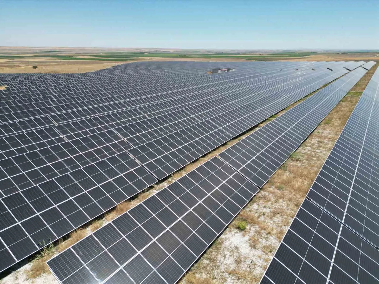 CW ENERJİ KONYA’DA BİR FİRMA İÇİN 6727,5 KWP GÜCÜNDEKİ ARAZİ GÜNEŞ ENERJİ SANTRALİ KURULUMU...