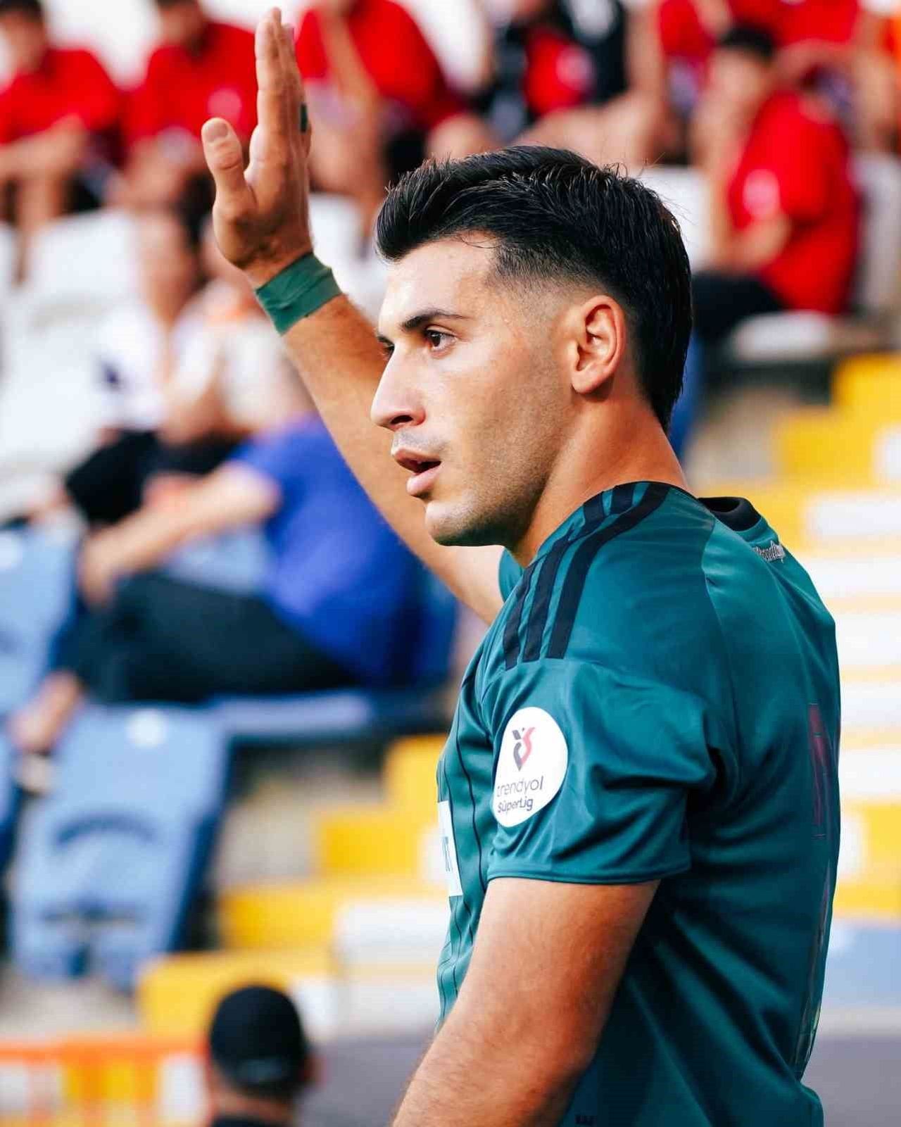 TRENDYOL SÜPER LİG'İN İLK HAFTASINDA RAMS BAŞAKŞEHİR, KOCAELİSPOR'U KONUK EDİYOR. MÜCADELENİN İLK...