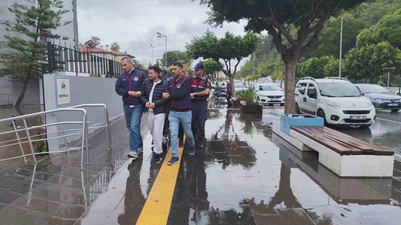 ANTALYA’NIN MANAVGAT İLÇESİNDE RESTORANA SİLAHLI SALDIRI OLAYININ ŞÜPHELİSİ OLARAK YAKALANAN 5...