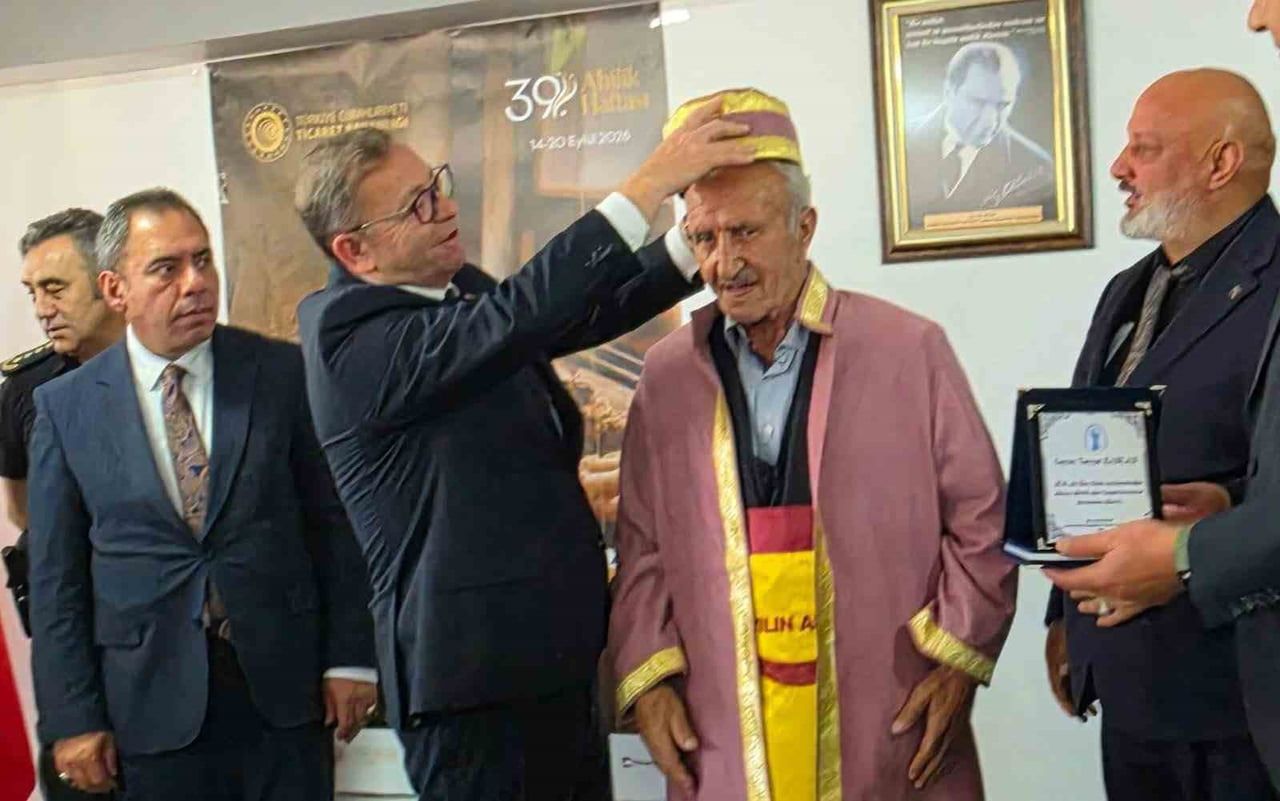 KARS’TA AHİLİK HAFTASI COŞKUSU: YILIN AHİSİ TAYYAR KAPLAN’A ŞED BAĞLANDI(KARS-İHA)