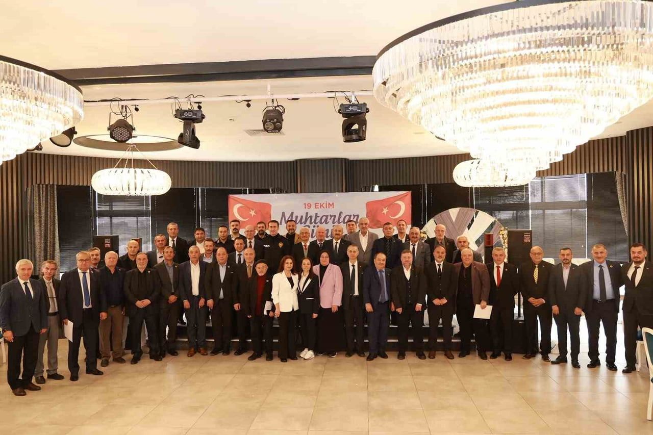 GEBZE’DE MUHTARLAR GÜNÜ DOLAYISIYLA DÜZENLENEN BULUŞMADA, İLÇEDE GÖREV YAPAN MAHALLE MUHTARLARI...