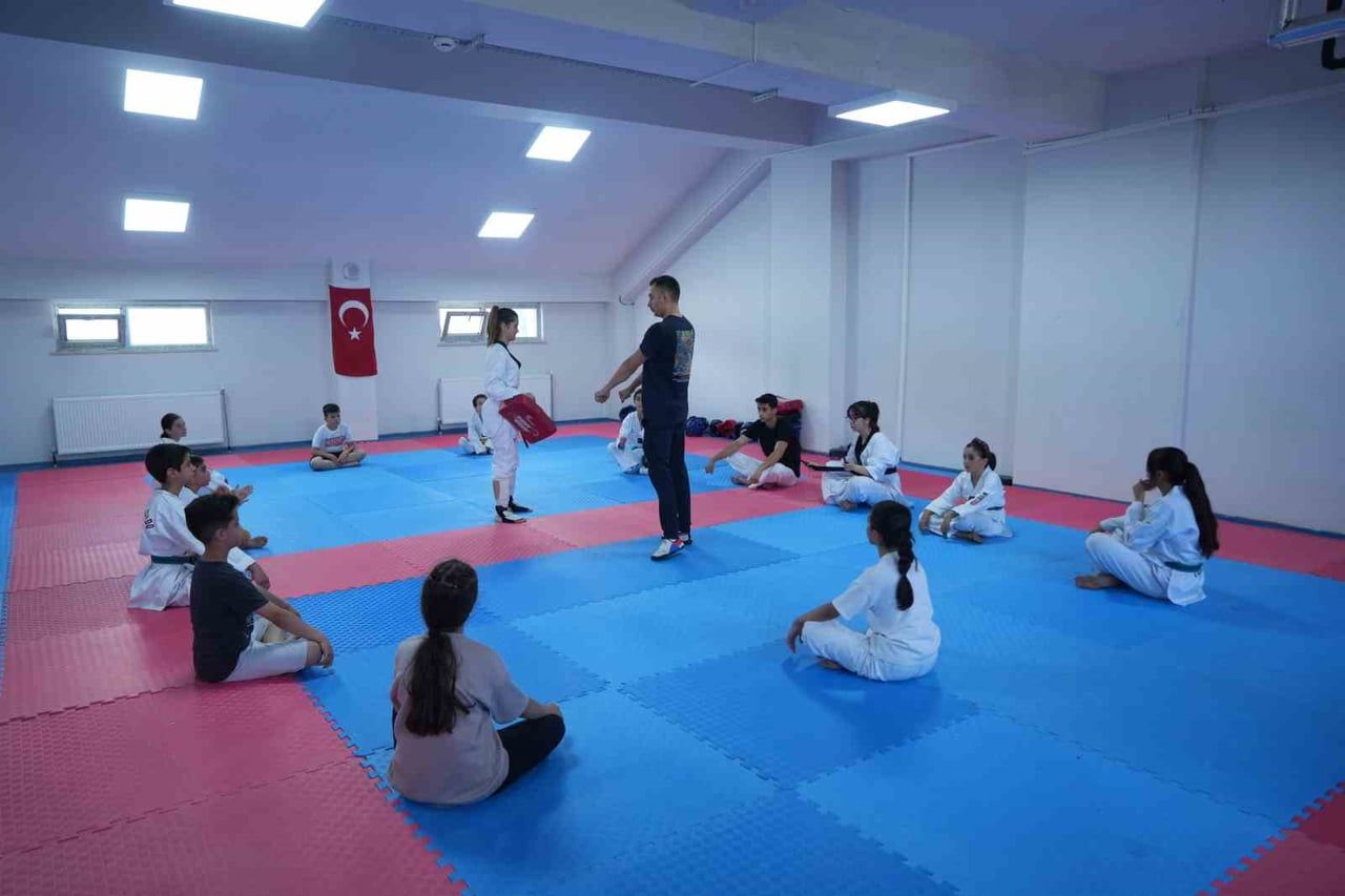 GENÇLİK VE SPOR BAKANLIĞI TARAFINDAN HAYATA GEÇİRİLEN YAZ SPOR OKULLARI KAPSAMINDA MUŞ GENÇLİK VE...