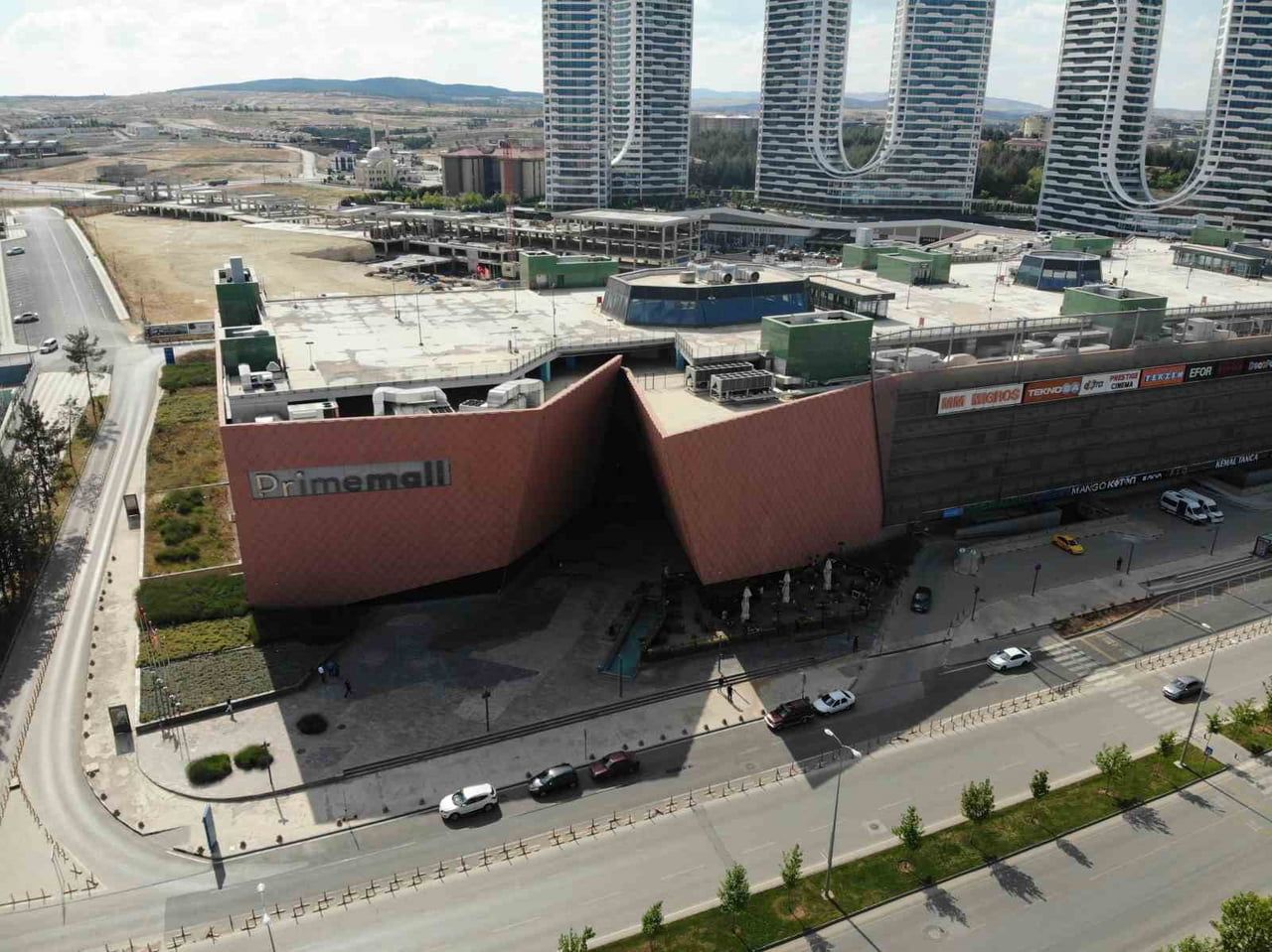 GAZİANTEP’TE FAALİYET GÖSTEREN PRİMEMALL AVM’DE BAZI KİRACILAR, KİRA SÖZLEŞMELERİNİN YENİLENMESİ...