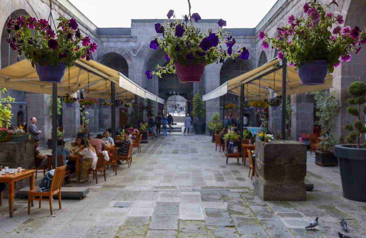 2027 TÜRK DÜNYASI KÜLTÜR BAŞKENTİ KAYSERİ’DE HUNAT MEDRESESİ; BÜYÜKŞEHİR BELEDİYESİ’NİN KÜLTÜR VE...