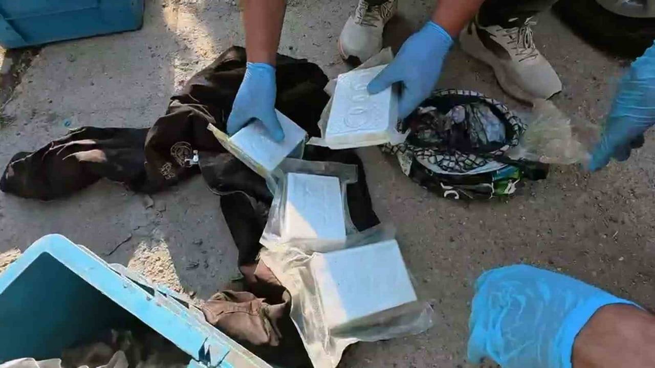 MUĞLA’NIN MİLAS İLÇESİNDE POLİS EKİPLERİNCE DÜZENLENEN OPERASYONDA 2 KİLO 14 GRAM KOKAİN ELE...