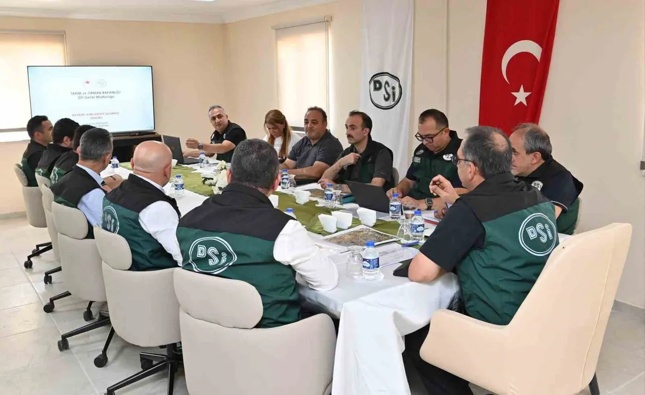 KIRKLARTEPE BARAJI SULAMA İNŞAATI ŞANTİYESİNDE TOPLANTI