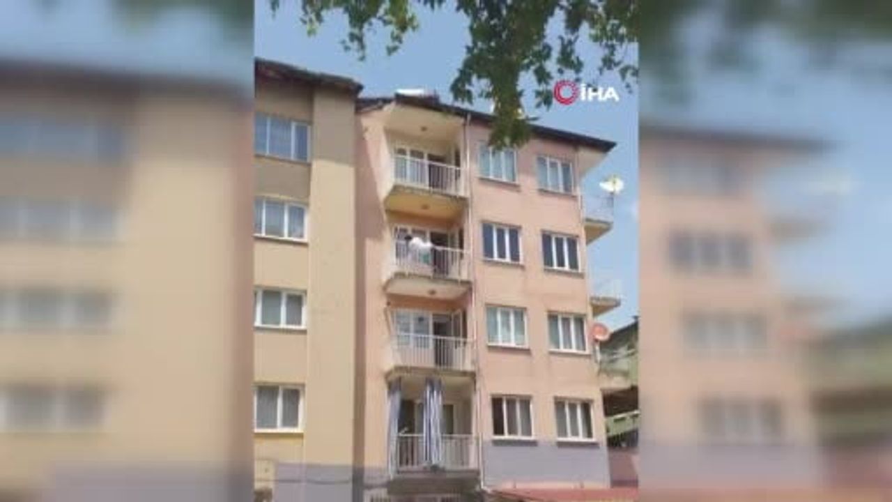 Yarı çıplak sokağa çıkan kadın daha sonra 3. kattan atladı