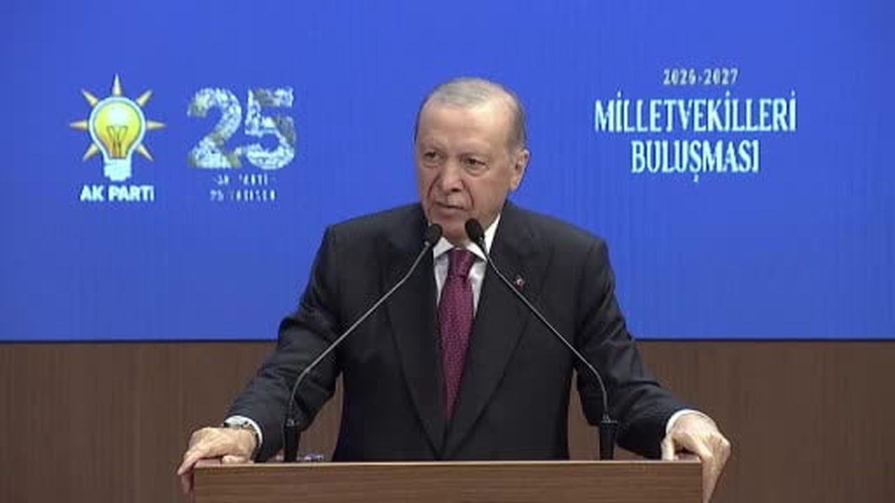 Cemil Tugay'a rozeti Erdoğan taktı, İzmir Büyükşehir Belediyesi AK Parti'ye geçti