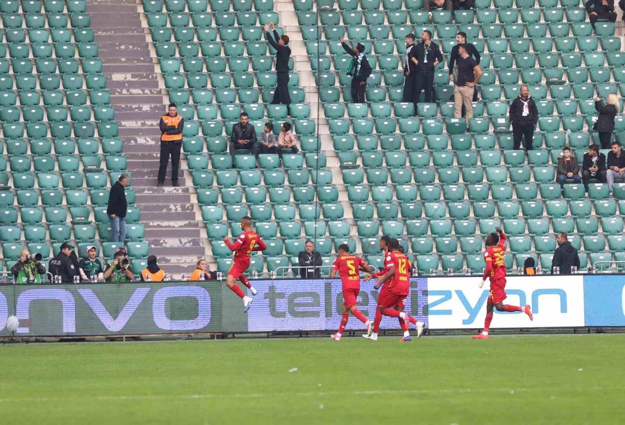 TRENDYOL SÜPER LİG'İN 9. HAFTASINDA KOCAELİSPOR, GÖZTEPE'Yİ KONUK EDİYOR