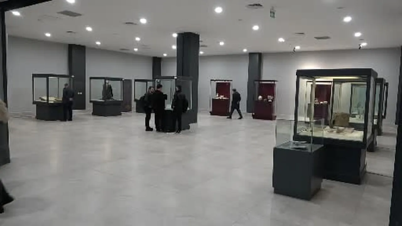 Mevlana'nın hırkası ve Şems-i Tebrizi'nin serpuşu Erzurum'da sergileniyor