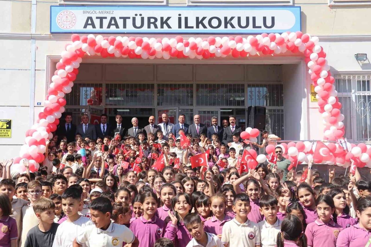 BİNGÖL’DE İLKÖĞRETİM HAFTASI COŞKUYLA KUTLANDI