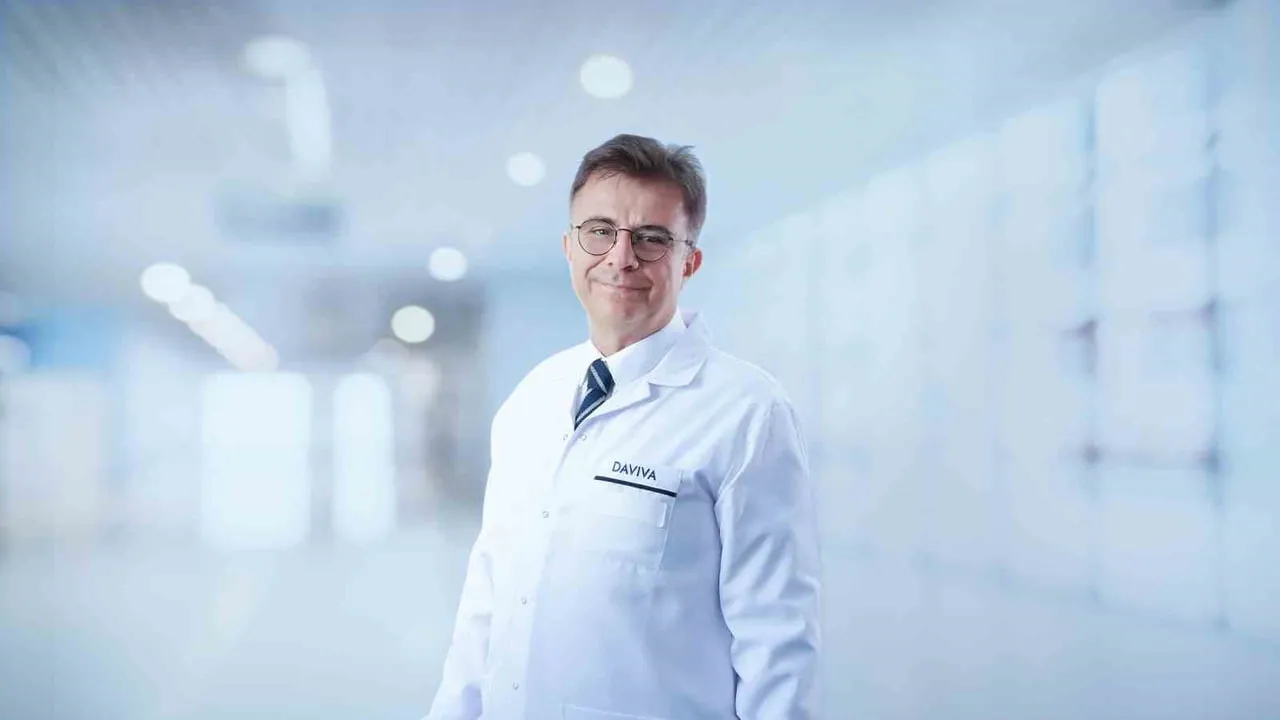 DAVİVA AVCILAR HASTANESİ BEYİN, SİNİR VE OMURİLİK CERRAHİSİ BÖLÜMÜ’NDEN PROF. DR. YAVUZ...