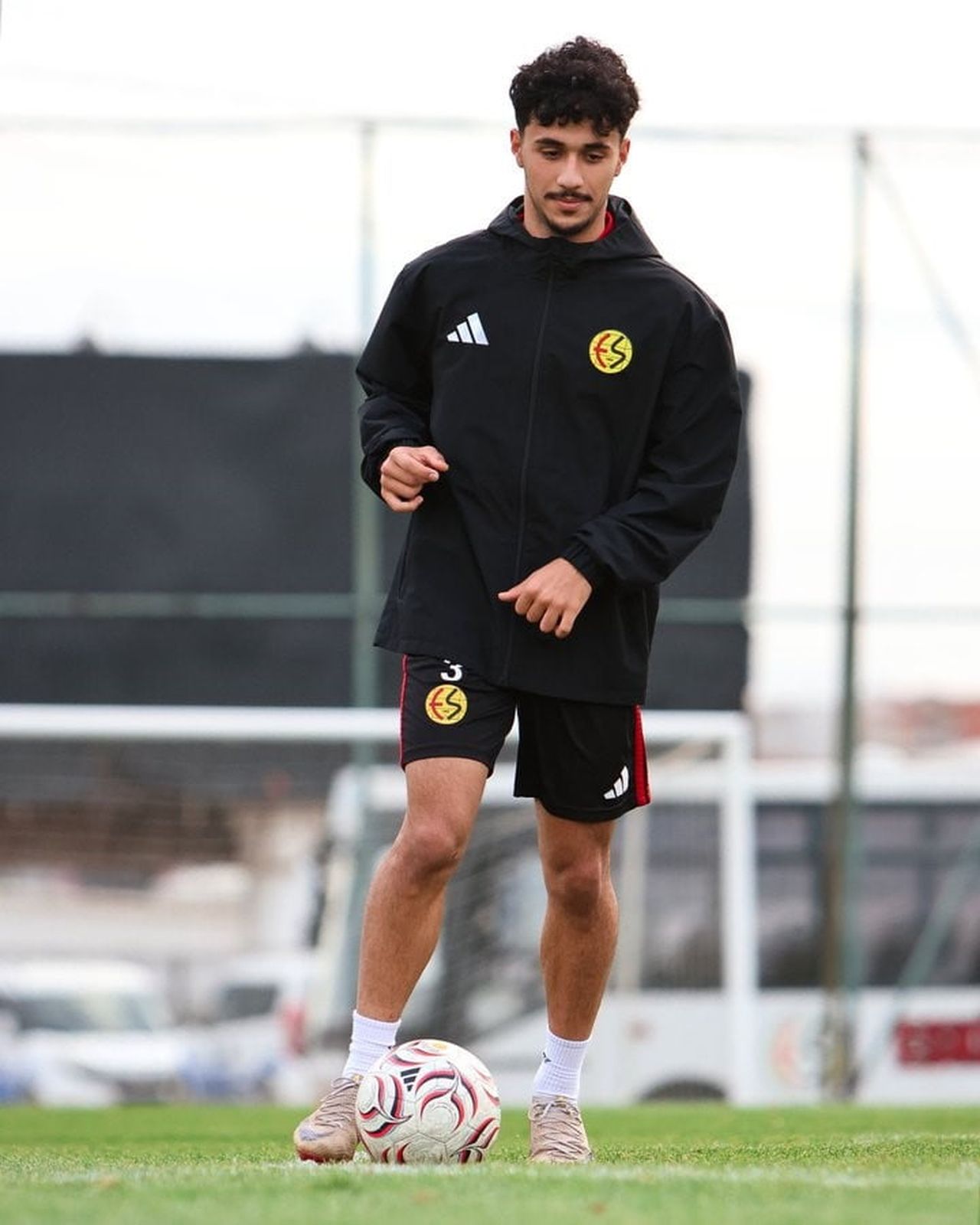 NESİNE 3. LİG'İN 9. HAFTASINDA ESKİŞEHİRSPOR, DEPLASMANDA GAZİEMİR SK İLE KARŞILAŞACAK.