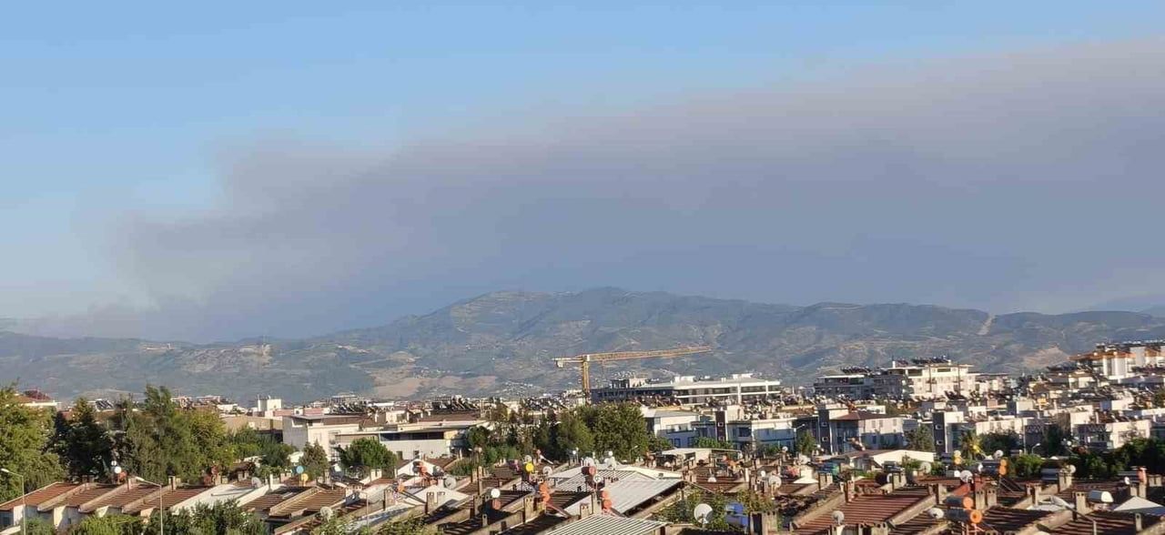 ÇİNE YANGININ DUMANLARI EFELER’E ULAŞTI