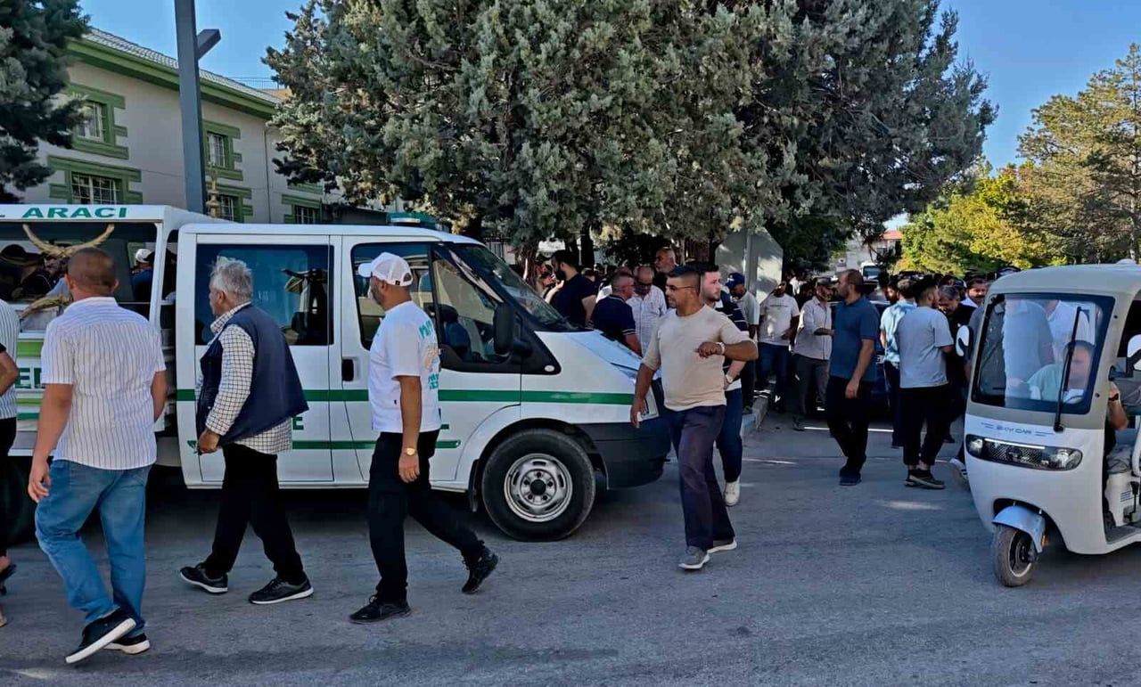 AKSARAY’IN ESKİL İLÇESİNDE TARIMSAL SULAMA KUYUSUNDA TEMİZLİK ÇALIŞMASI SIRASINDA ELEKTRİK AKIMINA...