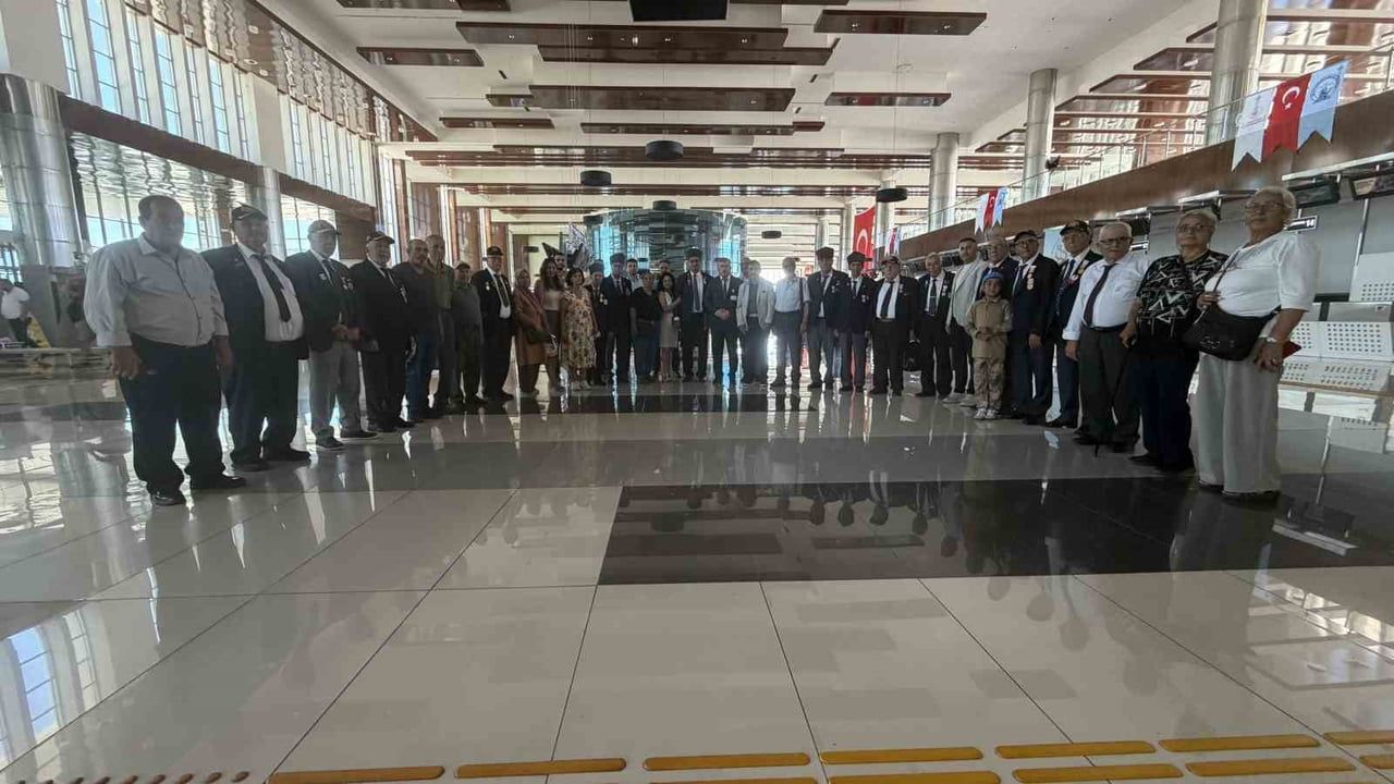 BALIKESİR KOCASEYİT HAVALİMANI’NDA, EDREMİT’İN DÜŞMAN İŞGALİNDEN KURTULUŞUNUN YIL DÖNÜMÜ...