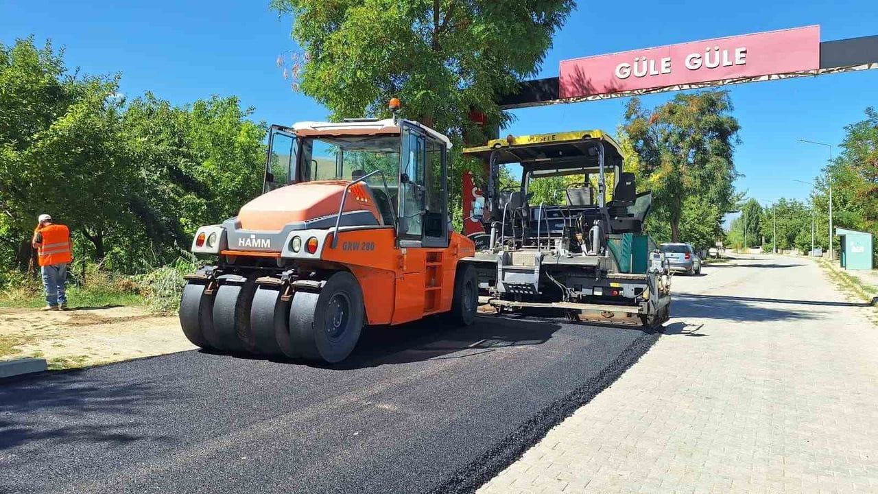 ERZİNCAN’DA 142 KİLOMETRELİK YOL ÇALIŞMASI TAMAMLANDI