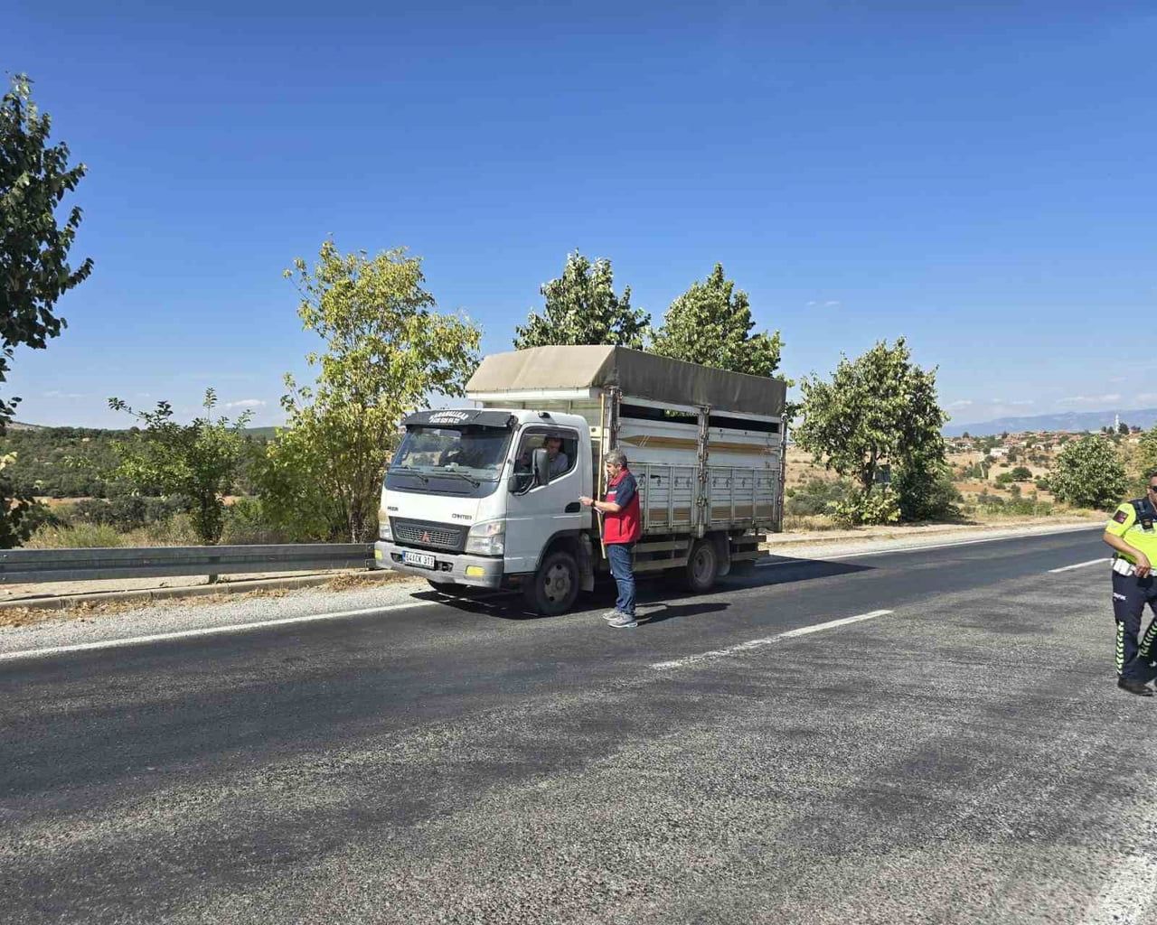 UŞAK’TA SALGIN HAYVAN HASTALIKLARININ YAYILMA RİSKİNE KARŞI, ÇEVRE İLLERLE BAĞLANTILI YOL...