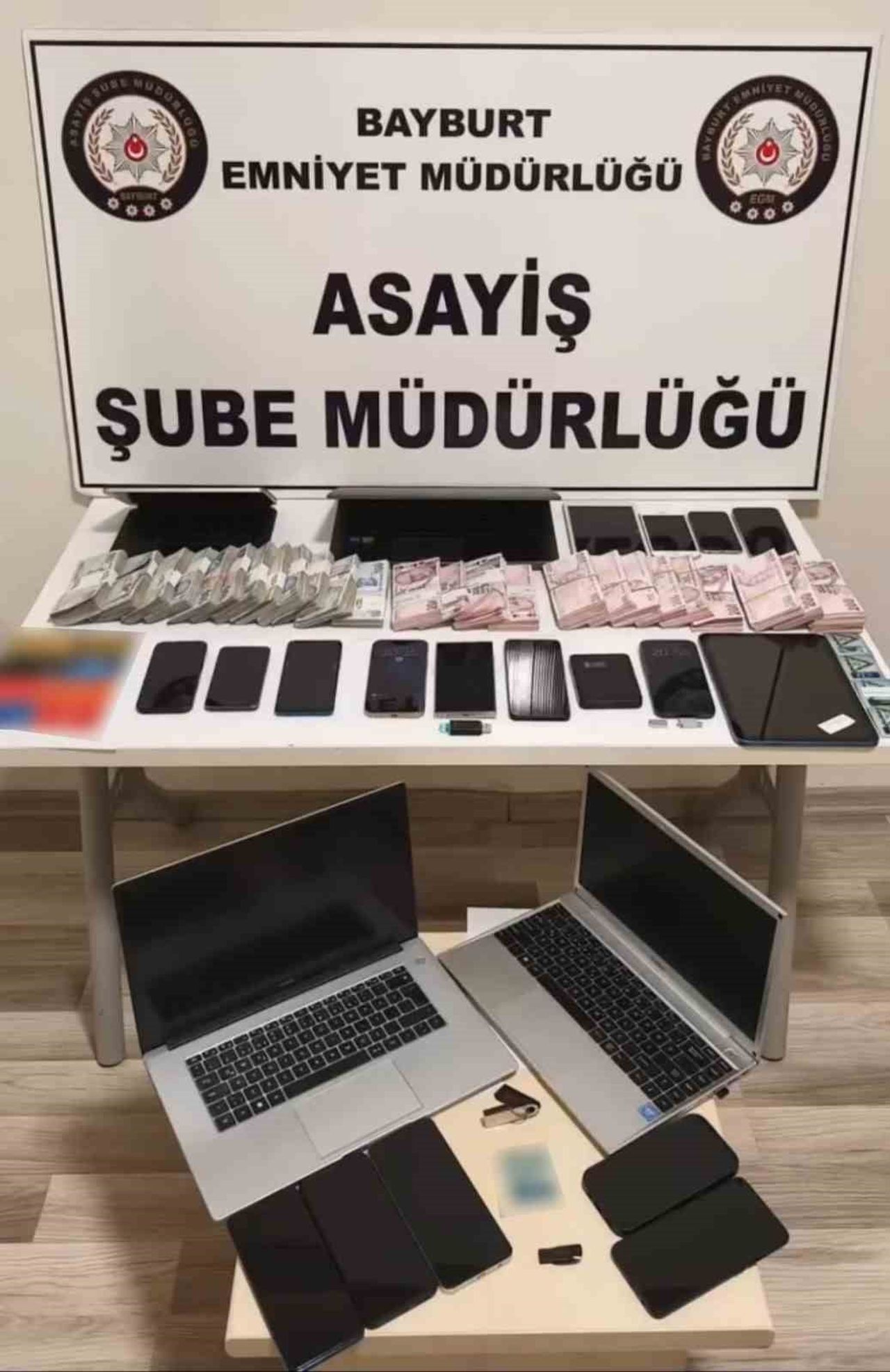 BAYBURT MERKEZLİ NİTELİKLİ DOLANDIRICILIK OPERASYONUNDA, ARAÇ KİRALAMA VE KASKO-SİGORTA BEDELİ...