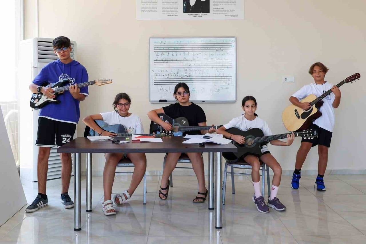 EFELER’DE MÜZİK AKADEMİSİ KURSLARI BAŞLIYOR