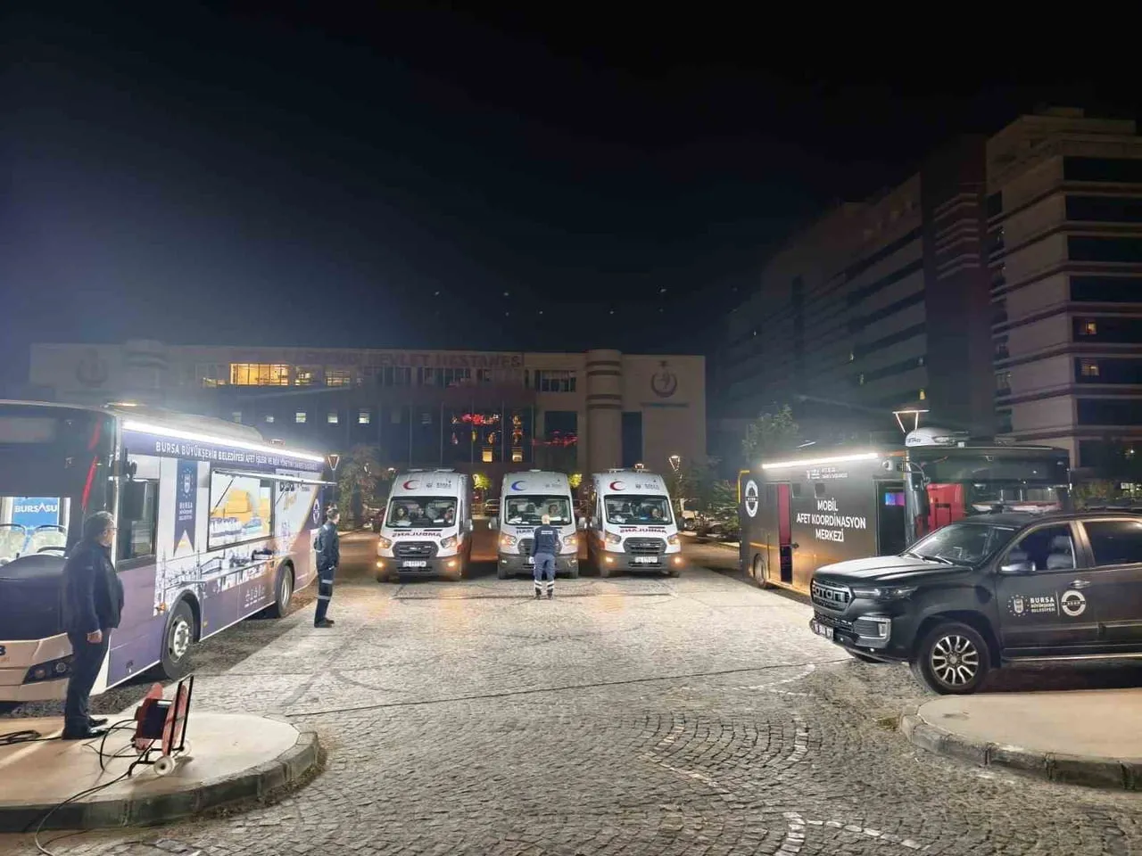 MANİSA'NIN AKHİSAR İLÇESİNDE MEYDANA GELEN FECİ KAZADA YARALANAN, HAYATINI KAYBEDEN VATANDAŞLARA...