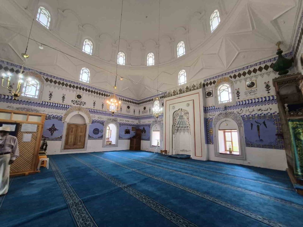 KURŞUNLU (ŞEYH BABA YUSUF) CAMİSİ, MİMARİ YAPISI, SIFIR HATA İLE TESPİT EDİLEN KIBLESİ VE...