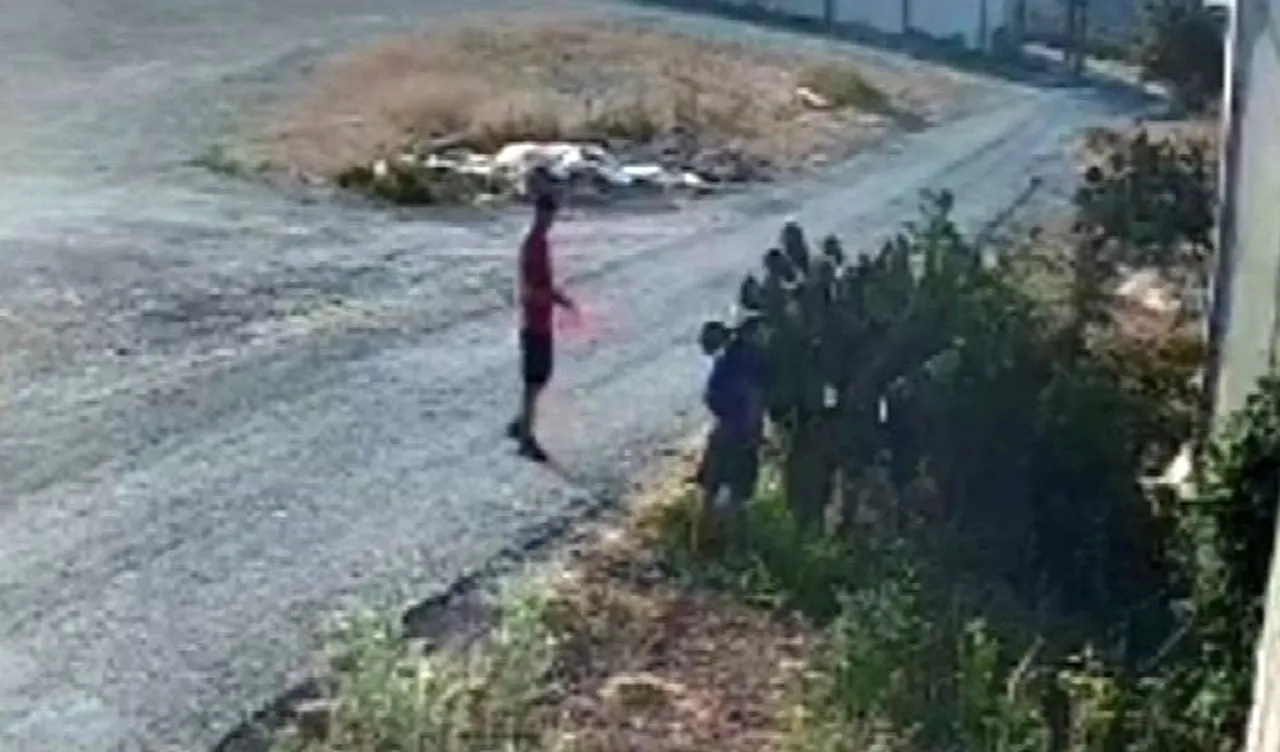 MERSİN’DE SAHİL KESİMLERİNDEKİ MAHALLE SAKİNLERİ, YAZ AYLARINDA BÖLGEYE GELEN BAZI YAZLIKÇILARIN...