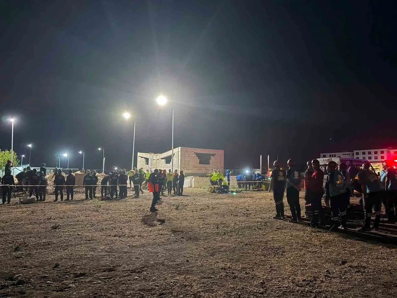 BATMAN'DA, 17 AĞUSTOS 1999 MARMARA DEPREMİ’NİN YIL DÖNÜMÜ DOLAYISIYLA, AFET FARKINDALIĞINI...