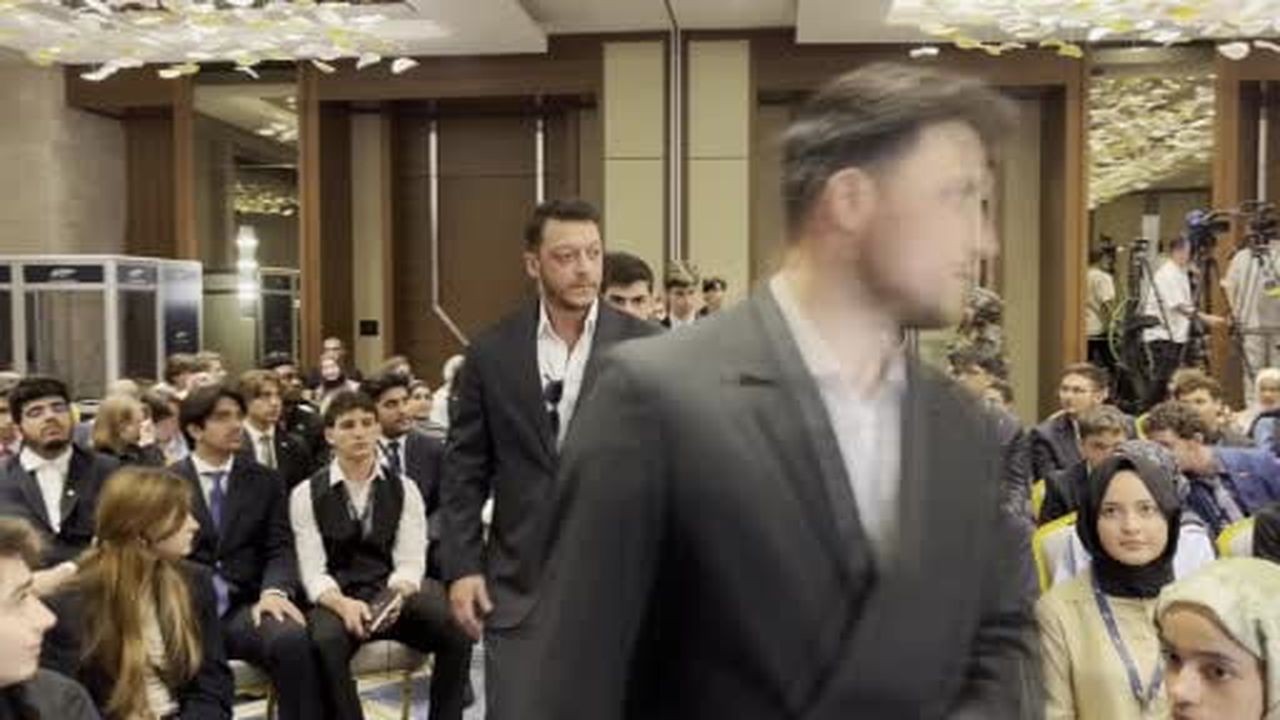 Bakan Bayraktar: "Gabar bizim için göz bebeği projelerimizden bir tanesi"