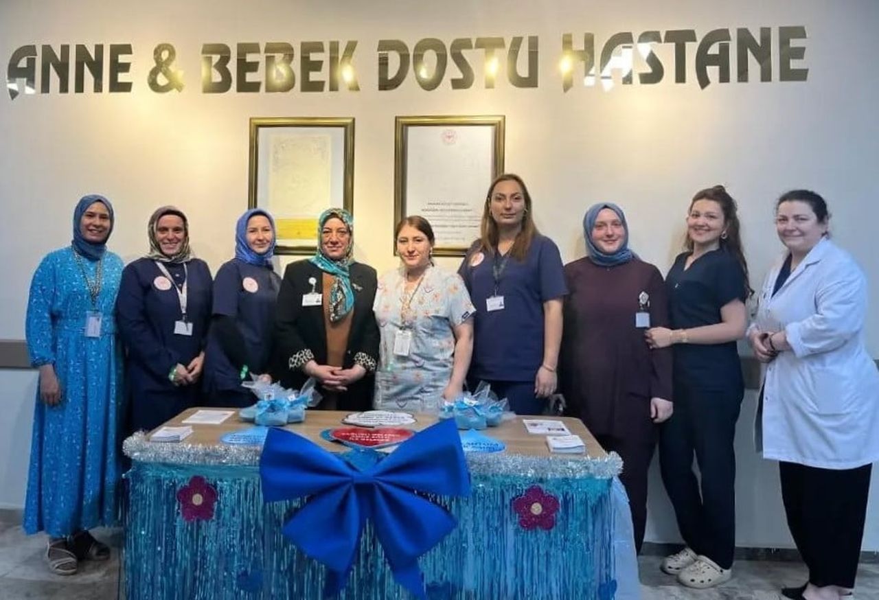 HASTANEDE ANNE SÜTÜ FARKINDALIK ETKİNLİĞİ DÜZENLENDİ