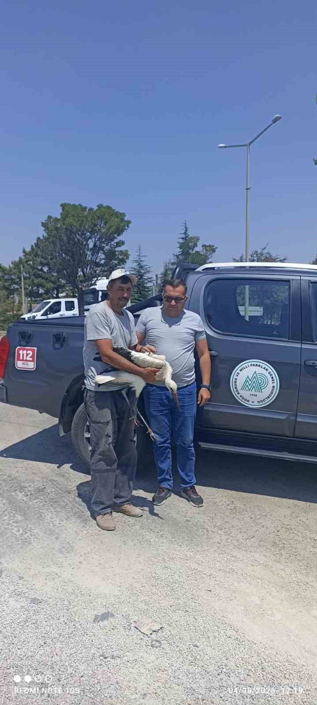 AFYONKARAHİSAR'DA YARALI HALDE BULUNAN BİR LEYLEK KORUMA ALTINA ALINDI.