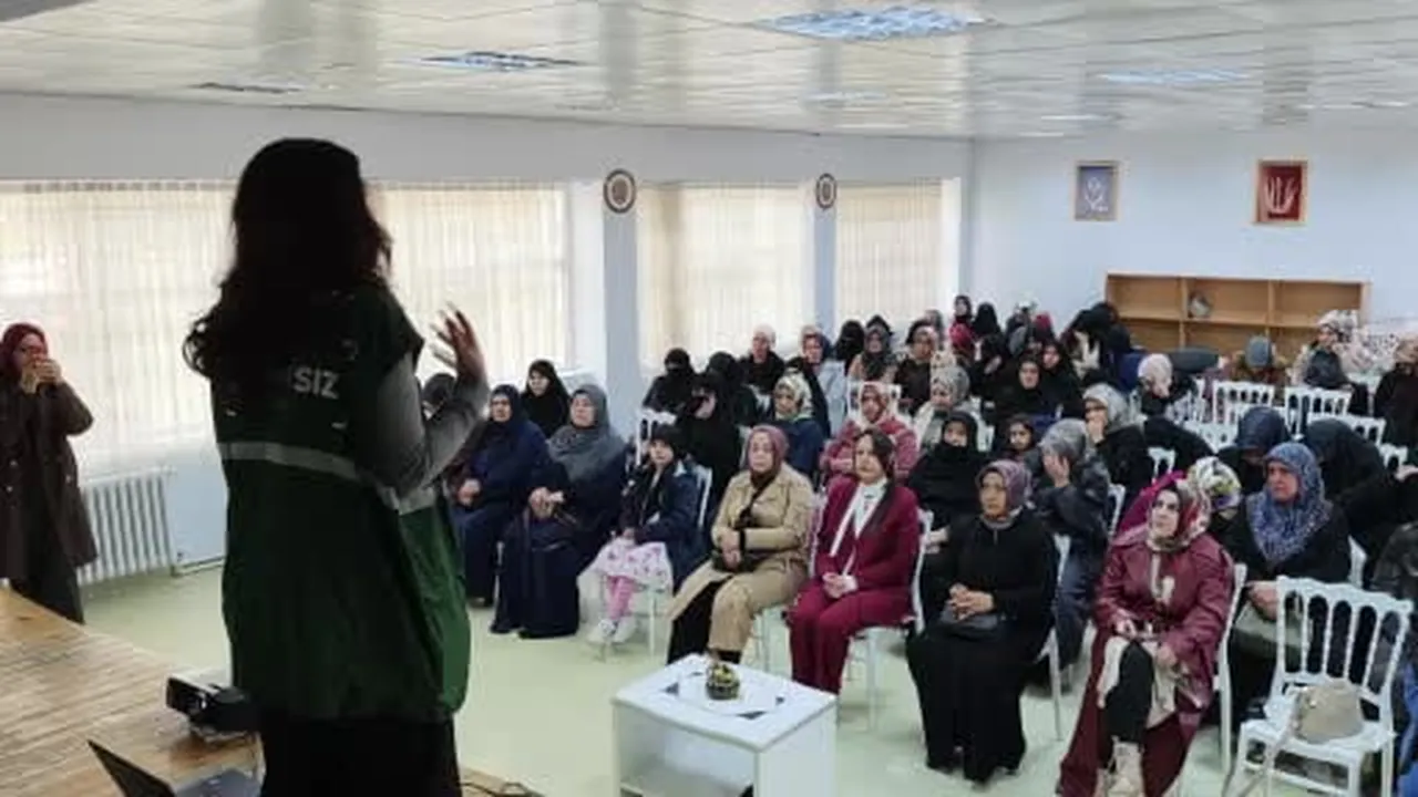Muş'ta kadınlara bağımlılıkla mücadele eğitimi verildi