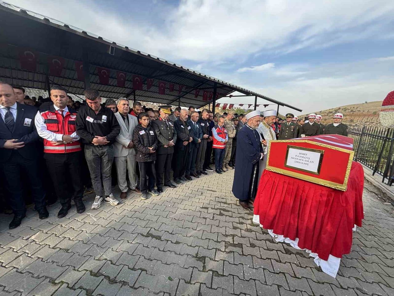 PENÇE-KİLİT OPERASYON BÖLGESİNDE ŞEHİT OLAN PİYADE UZMAN ÇAVUŞ MUSTAFA ASLAN, MEMLEKETİ...