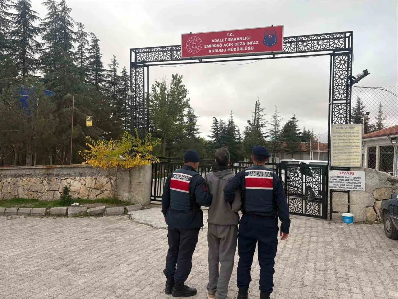AFYONKARAHİSAR'DA JANDARMA TARAFINDAN SON BİR HAFTA İÇERİSİNDE GERÇEKLEŞTİRİLEN DENETİMLERDEN...