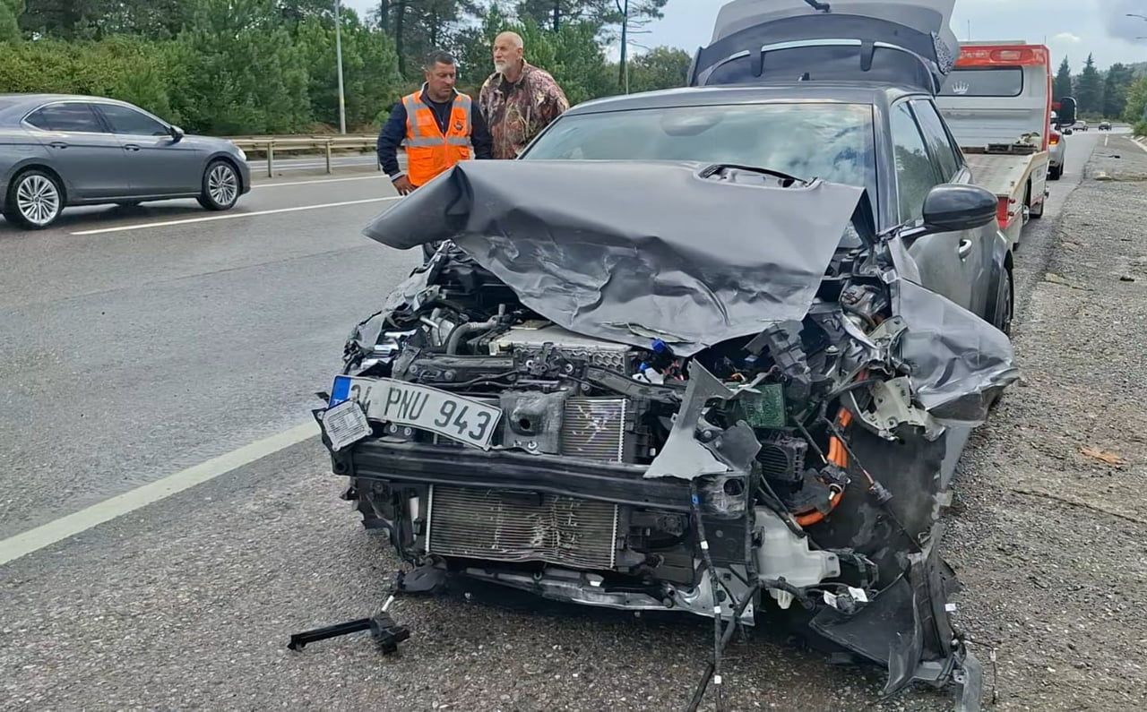 ÇEKMEKÖY ÖMERLİ MEVKİİNDE D020 KARAYOLU ÜZERİNDE MEYDANA GELEN TRAFİK KAZASINDA BİR OTOMOBİL AĞIR...
