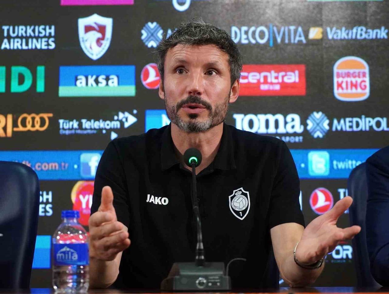 BELÇİKA KRALİYET FUTBOL FEDERASYONU, TEKNİK DİREKTÖR MARK VAN BOMMEL İLE 2 YILLIK SÖZLEŞME...