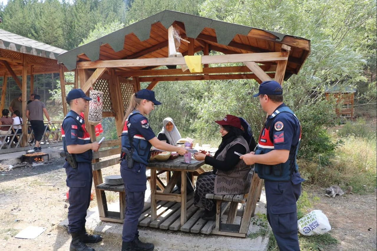 JANDARMADAN YAKUPABDAL TABİAT PARKI'NDA ORMAN YANGINI BİLGİLENDİRMESİ