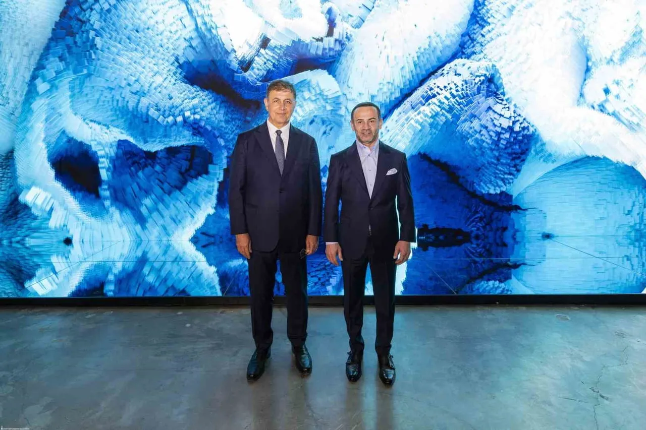 SOLDAN SAĞA: İZMİR BÜYÜKŞEHİR BELEDİYE BAŞKANI CEMİL TUGAY, FOLKART YÖNETİM KURULU BAŞKANI MESUT...