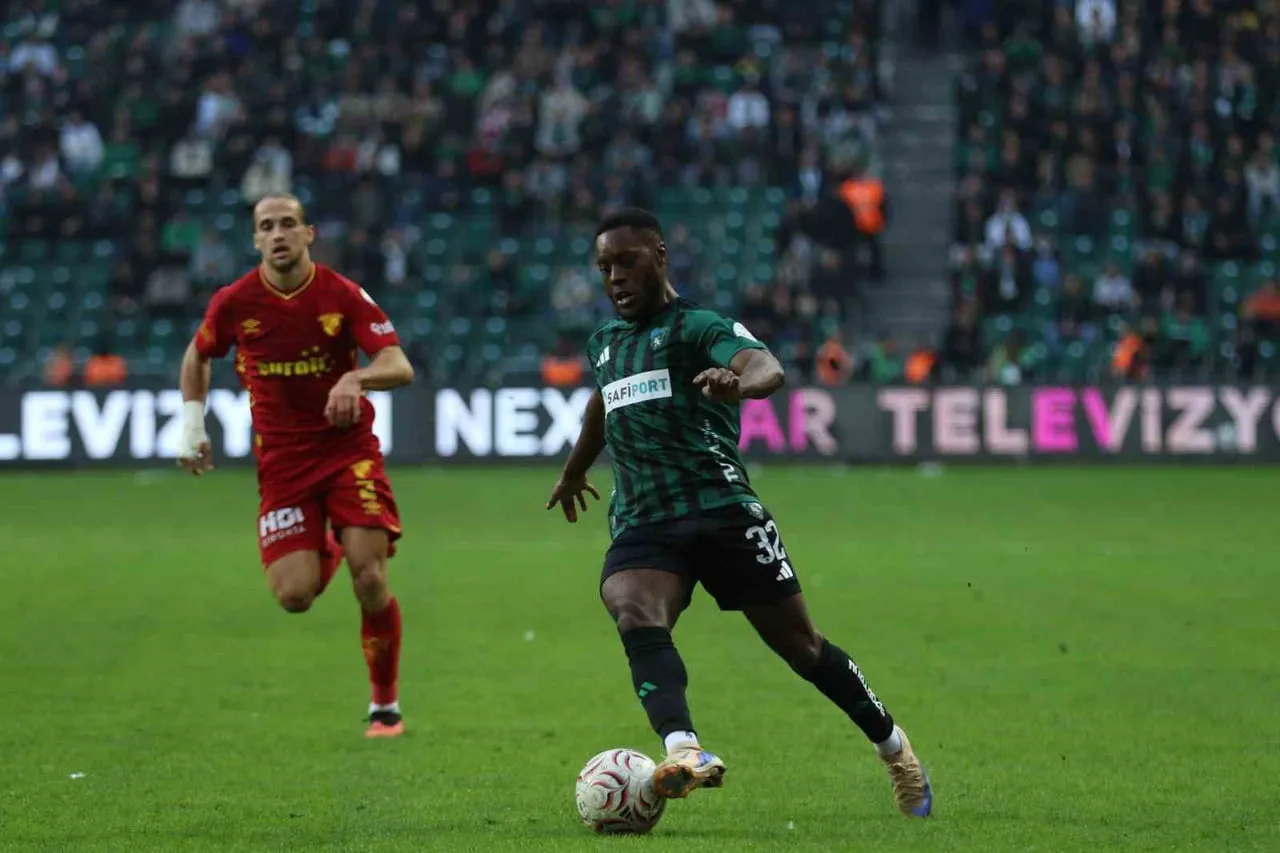 TRENDYOL SÜPER LİG'İN 9. HAFTASINDA KOCAELİSPOR, SAHASINDA KARŞILAŞTIĞI GÖZTEPE'YE 2-1 MAĞLUP...