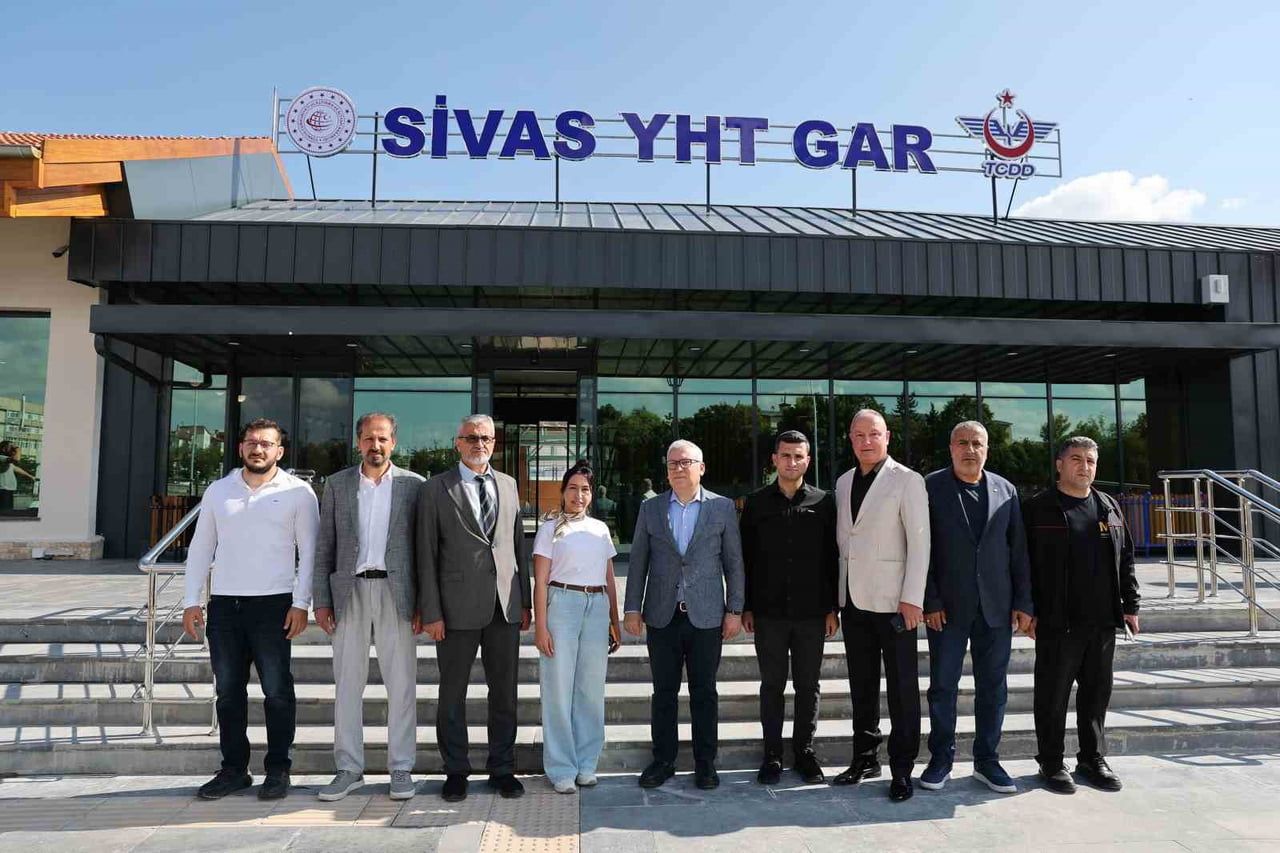 SİVAS VALİSİ YILMAZ ŞİMŞEK, KENTTE SAĞLIK, ULAŞIM, EĞİTİM, HAYVAN BAKIM VE BİLİM-TEKNOLOJİ...