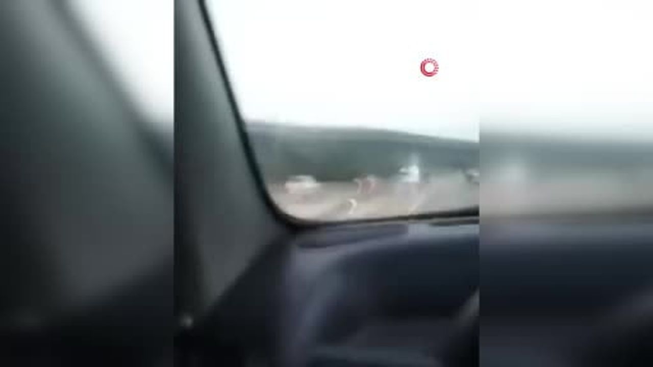 Bariyerlere çarpan motosikletli hayatını kaybetti